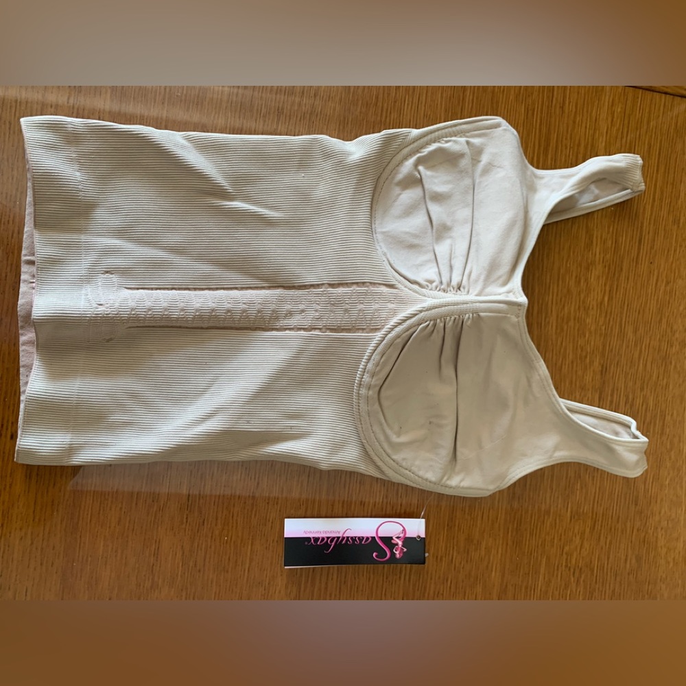 Sassybax (spanx) by Amanda kennedy underwire torso trim tank undergarment NWT S
